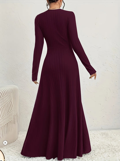 Elegantes a-linien-kleid mit v-ausschnitt und ausgestelltem saum für damen in übergröße