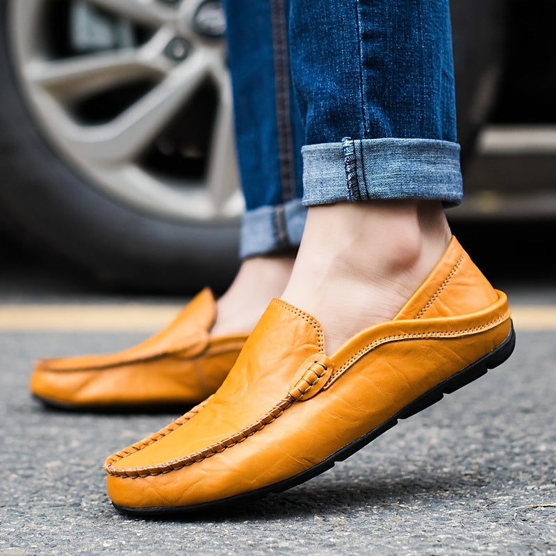 Gelbe Herren-Loafer aus Leder mit Kontrastnaht