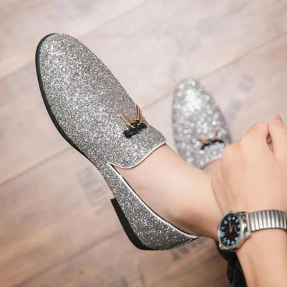 Herren Slipper – Elegantes Design – Glitzernde Oberfläche – Metallverzierung