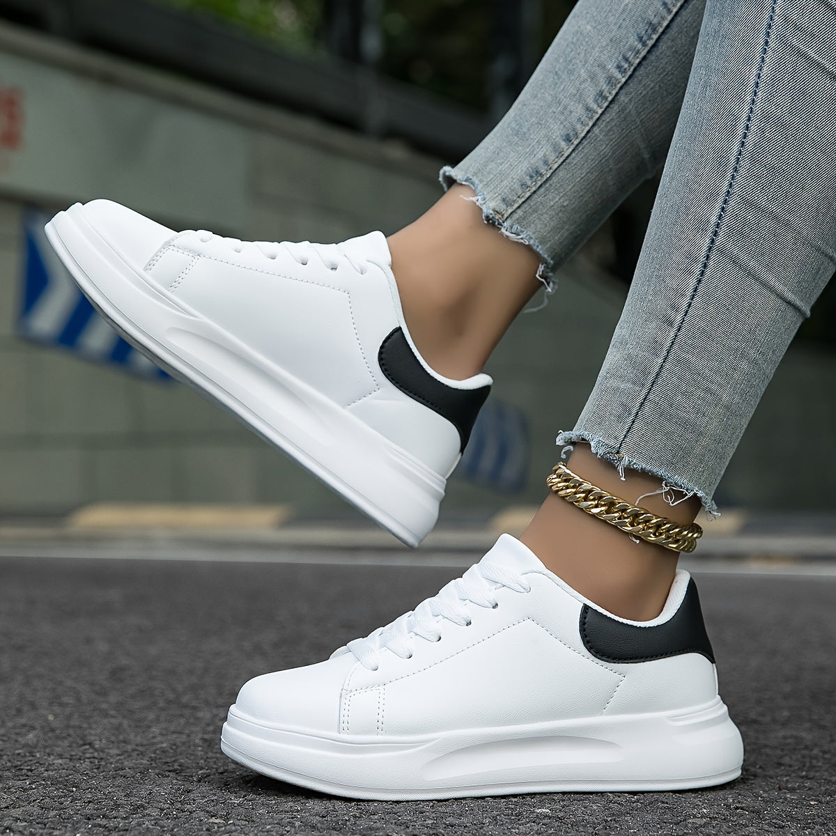 Weiße Damen-Ledersneaker, minimalistisch und bequem