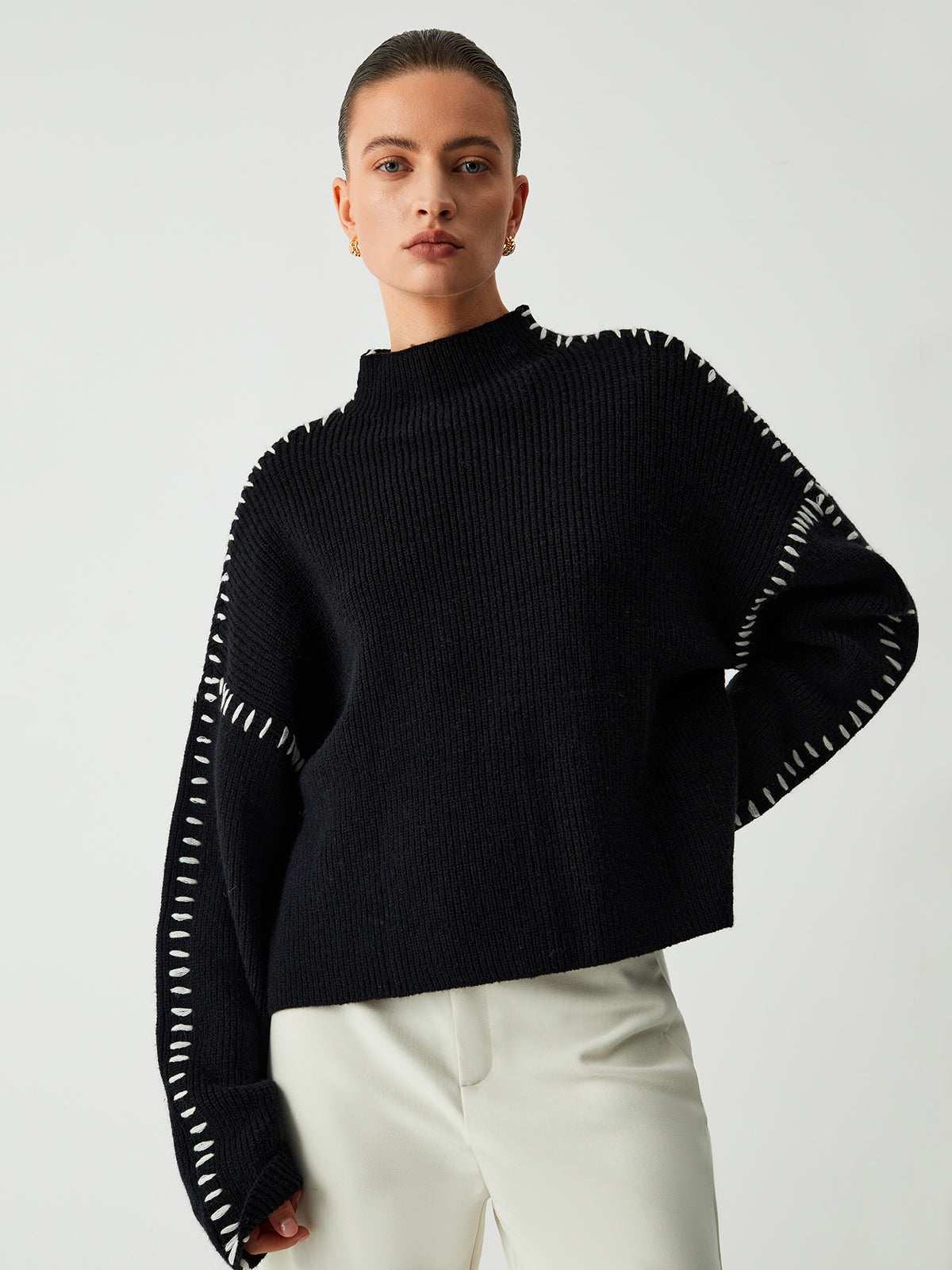 Damen Oversize Strickpullover – Hoher Kragen – Weiche Grobstrick-Optik – Ziernähte