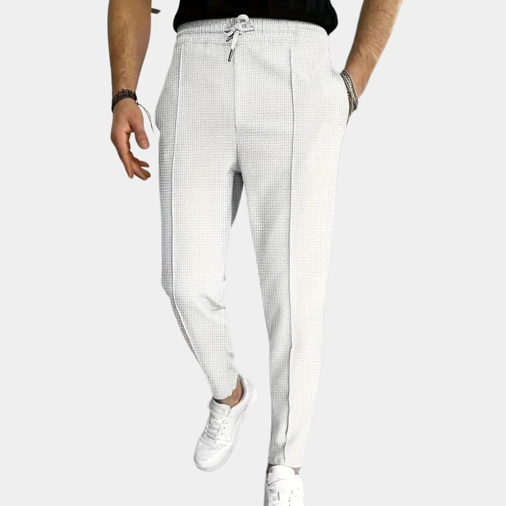 Herren Jogginghose – Leichter Stoff – Tapered Fit – Mit Bundfalten & Taschen