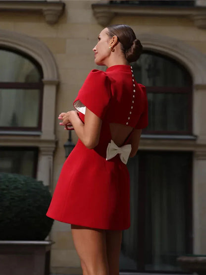 Elegantes Rotes Mini-Kleid mit Schulterpolstern – Perfekt für Partys!