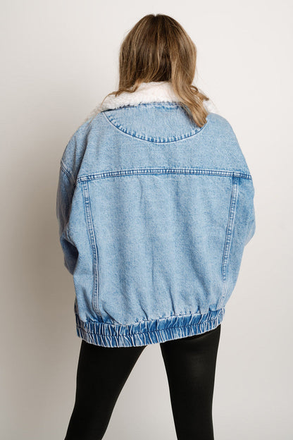 Stenia – Chice Denimjacke mit gemütlichem Fleecekragen