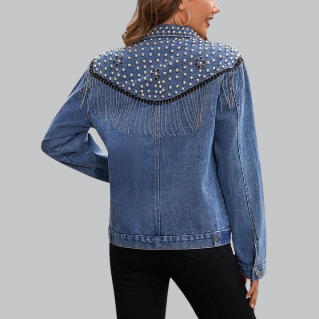 Damen Denimjacke – Verzierte Schultern – Metallnieten & Kettenfransen – Knopfleiste