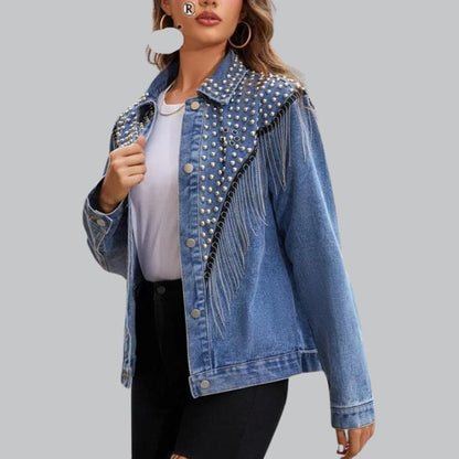 Damen Denimjacke – Verzierte Schultern – Metallnieten & Kettenfransen – Knopfleiste