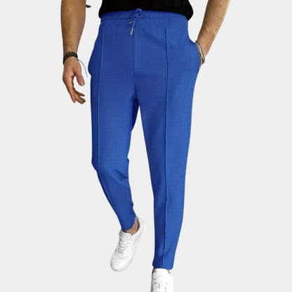 Herren Jogginghose – Leichter Stoff – Tapered Fit – Mit Bundfalten & Taschen