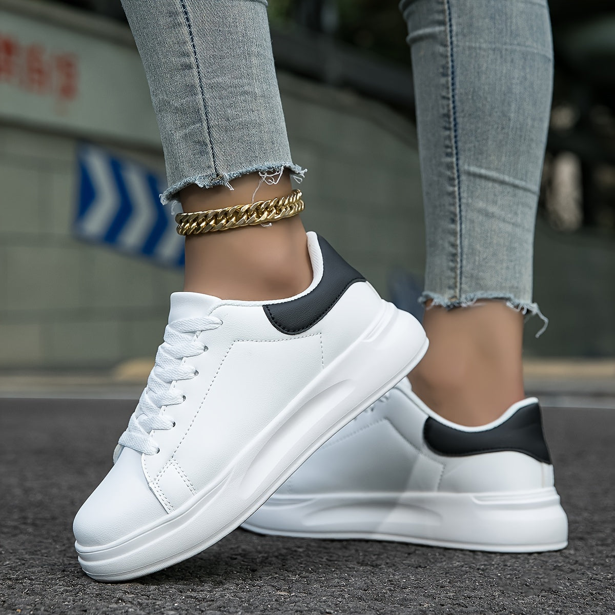 Weiße Damen-Ledersneaker, minimalistisch und bequem