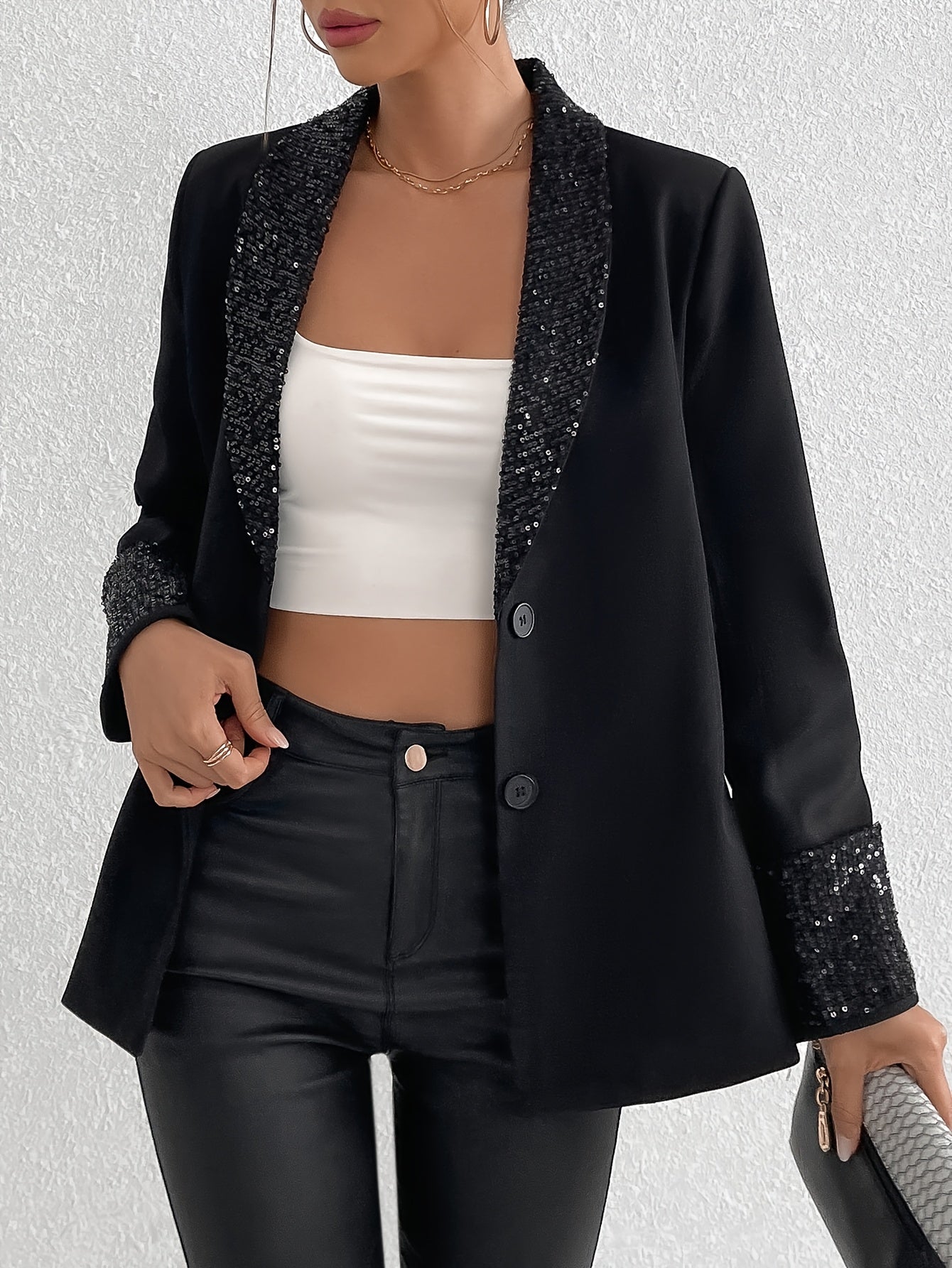 Einreihiger blazer mit langen ärmeln und einfarbigem schnitt für damen