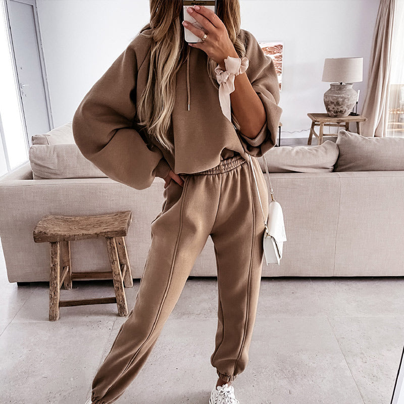 Luxuriöser Damen Hausanzug mit Hoodie und High-Waist Jogginghose aus Baumwollmischung